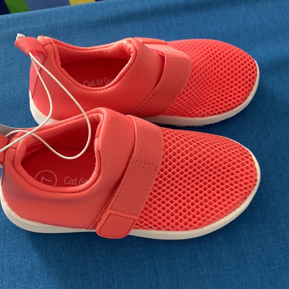 NWT coral versatile sneaker /water shoe - Picture 3 of 3